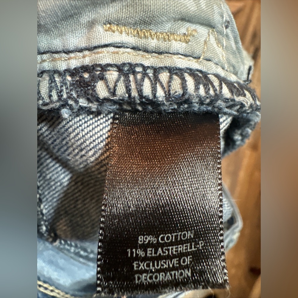 Women’s White House Black Market Distressed Embellished Blanc Crop Size 6 - Picture 13 of 13